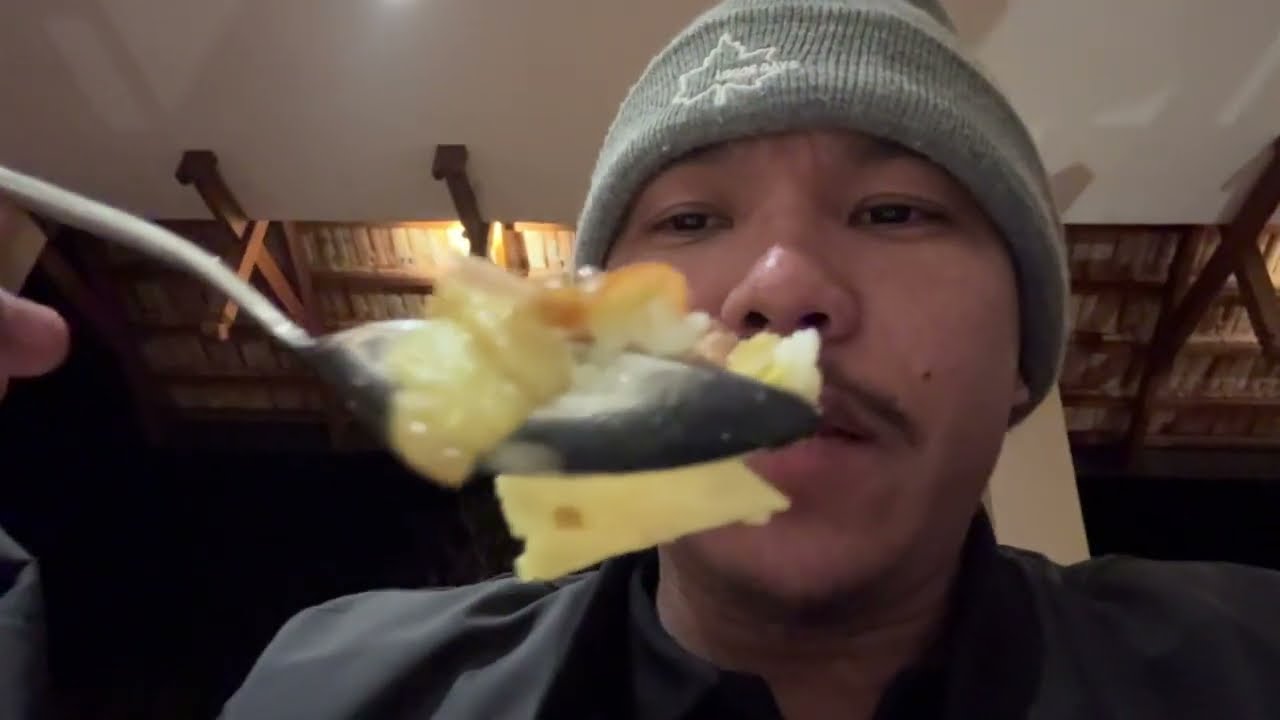 ပင်လောင်း Loilong Resort မှာ ပထမဆုံးည ကြုံသလို စားလိုက်ကြတဲ့ ညစာ