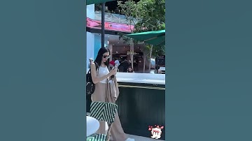 Ling was so serious taking photos for Orm🥺they’re so girlfriends 🤭🤭#lingorm #ormkornnaphat