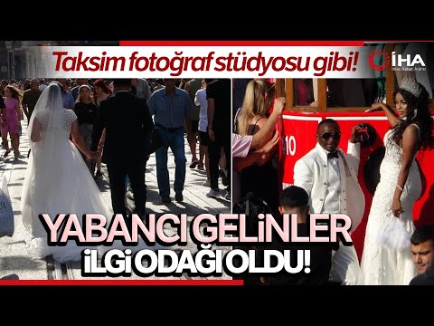 Taksim'de Düğün Fotoğrafı Çektiren Yabancı Çiftler İlgi Odağı Oldu