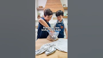 Dash (7) teaches his 14 yr old brother how to bake 🤭😆 #kidbaker #kidchef