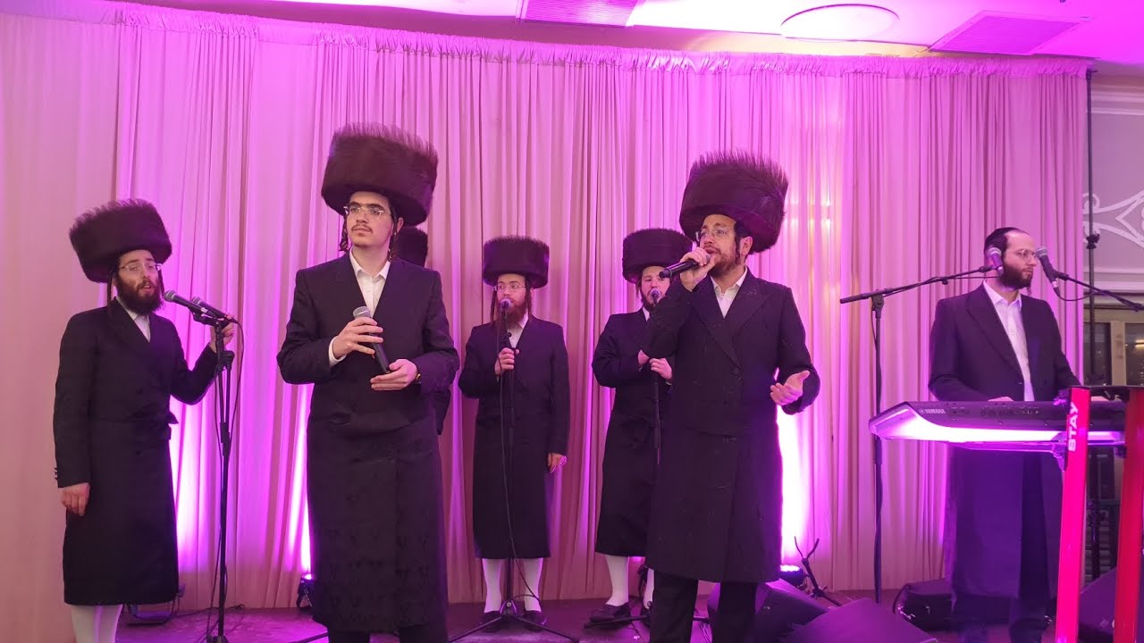 "לעשות רצונך" • עוזיאל דייטש, מנדי וייס, מקהלת ויז'ניץ, יענקי לנדא, במעמד קבלת פנים