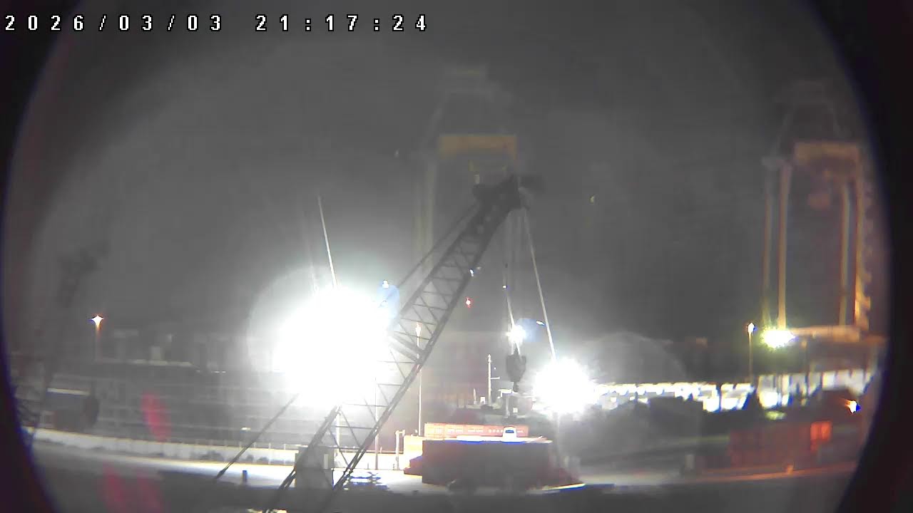 🟤🛳️🚚 #はたらく港  那覇新港   LIVE コンテナ OKINAWA  NAHA PORT  コンテナ船 ガントリークレーン