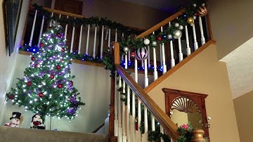 Christmas lights sync up to Christmas Vacation theme song