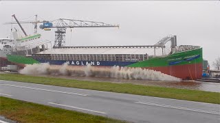 🌊LAUNCH/ TEWATERLATING VAN &#39;HAGLAND PROGRESS&#39; VIEL (BIJNA) IN &#39;T WATER DOOR WIND EN REGEN* - #2442NL