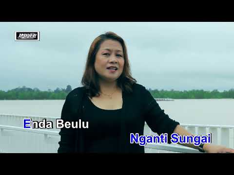 Video: Di mana angie housman tinggal?