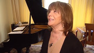 Meet the Woman Who Wrote the Iconic Toys ‘R' Us Jingle