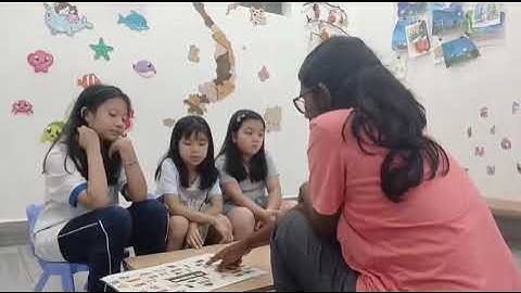 Tiếng Anh Giao Tiếp Phan Thiết: Lily, Mango and Rina practice talking about At School