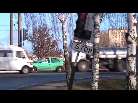 Возле мозырской больницы пьяный пациент врезался в светофор