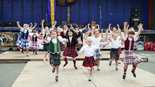 Beginners & juniors Scottish highland dancing by the Lindsay School of Dance at Stonehaven