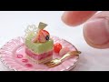 【樹脂粘土ミニチュアフード】色づかいが絶妙で激かわなピスタチオとカシスのムースのミニチュアスイーツをつくりました。miniatureDIY/miniaturefood/resinclay