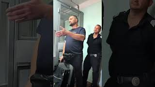 Мужчина Константин требует удалить слушателя, обвиняя его в попытке свергнуть конституционный строй