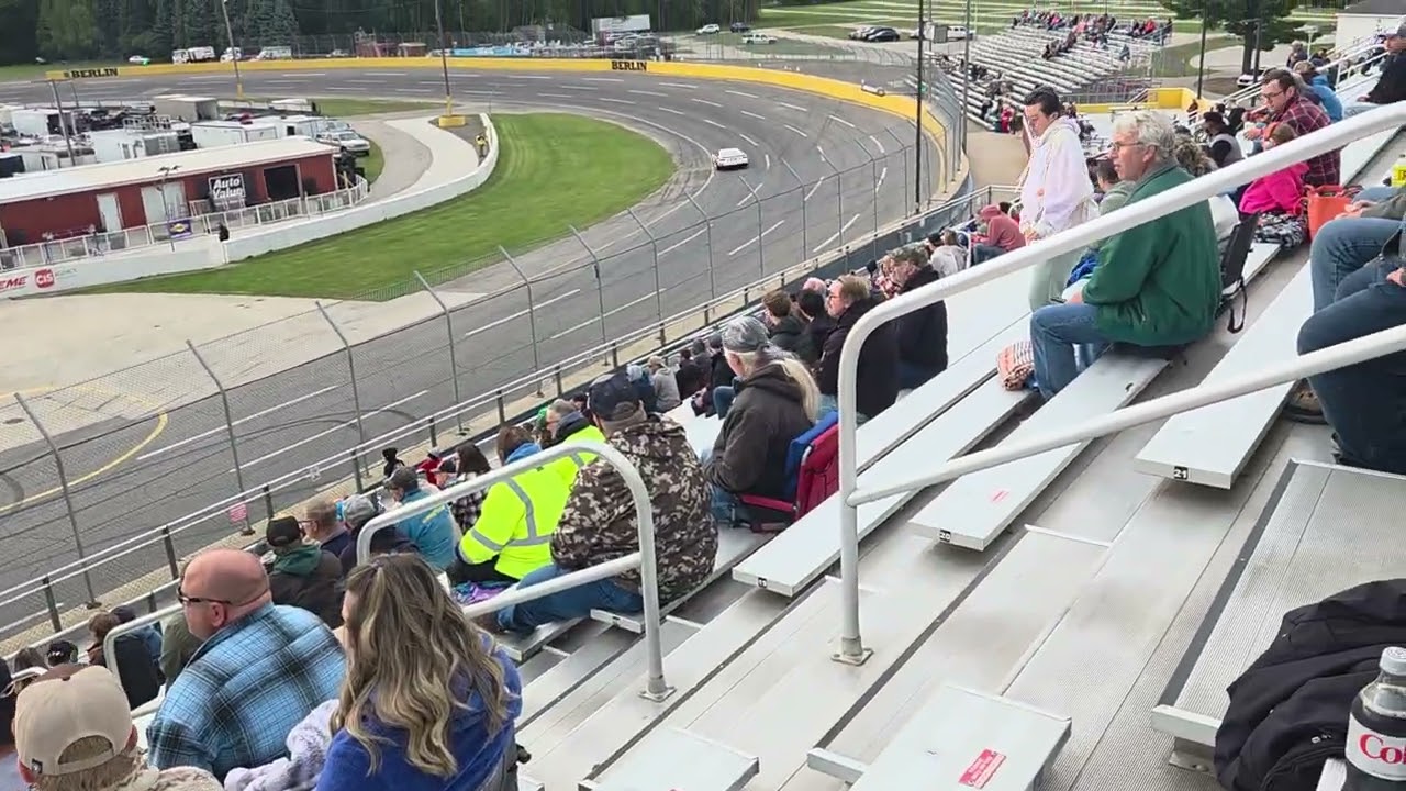 Berlin Raceway pro late model qualifying 