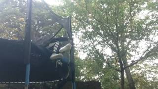 Trampoline montage