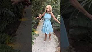 Go to a fashion show with Suebelle!