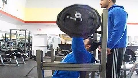 TMW: Gym Fail What Lifting Too Heavy Looks Like @hodgetwins
