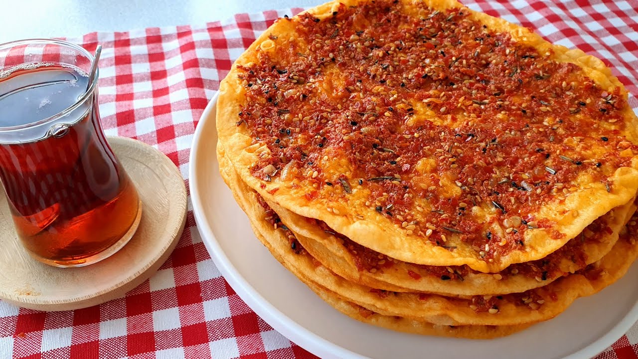 الخبز اللي حطيتوا في الفيس وطلبتوه مني بشدة 😋 خبز بالفليفلة طعم لاااايوصف 😍😍😍