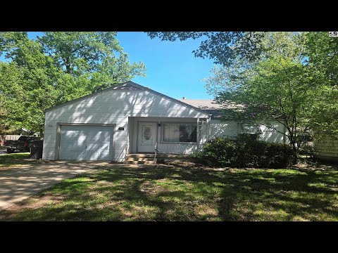 820 N Grandview Ave, Newton, KS home video tour