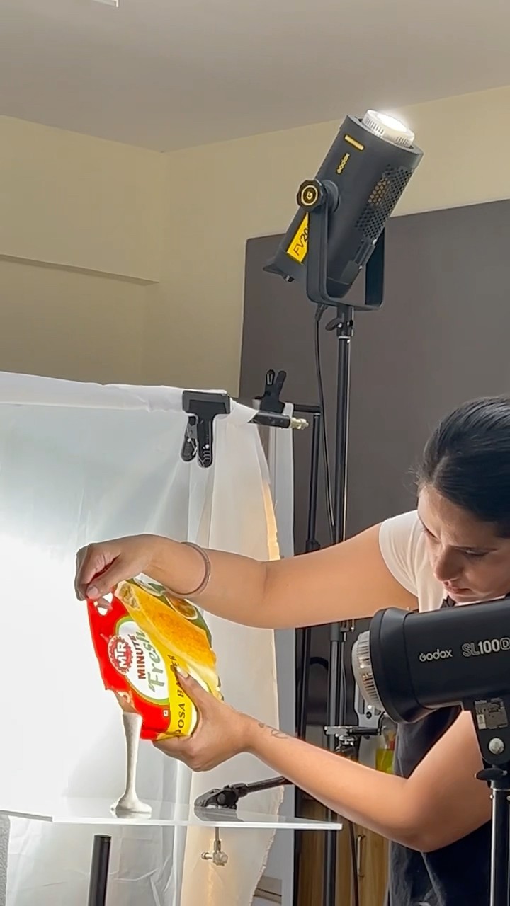 Got this shot after a lot of retakes ?#bts #commercialshoot #dosa #advertising #food #cinematic