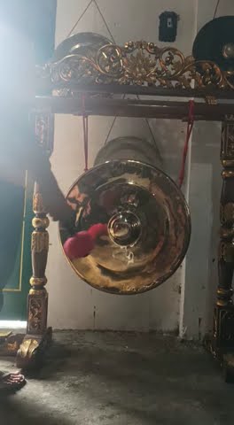 pengrajin gamelan Jogja, Suara gong perunggu 60cm, Perdengarkan dng Headsit. 0815 4211 0650