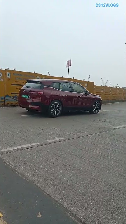 RITEISH DESHMUKH DRIVING HIS BMW IX IN MUMBAI #SHORTS#INDIA#MUMBAI#CARS#BOLLYWOOD#BMWIX#SUV#EV#RARE