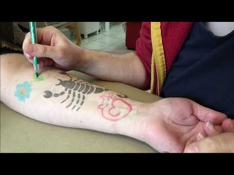 [ASMR FR] Drawing On My Mom's Arm