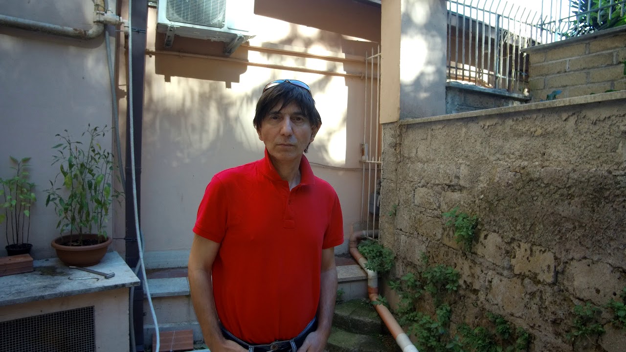 Firefly 8 SE test 4k 30p with Red T-shirt  90 degree lens