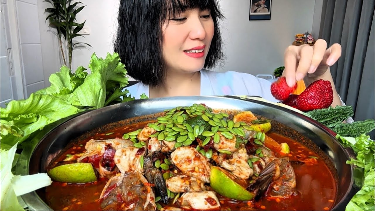 Thaifood ASMR ตำหอยนางรมกุ้งสดหอยหวานๆตำสุดแซบOyster papaya salad with fresh shrimp MUKBANG SHOW