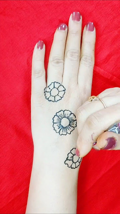 New stylish mehndi design❤️#shortfeed#shorts#trendingmehndi#viralmehndidesign#mehndi#tetoo#trends
