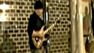 U2 The Edge plays on Grafton Street!!! chords