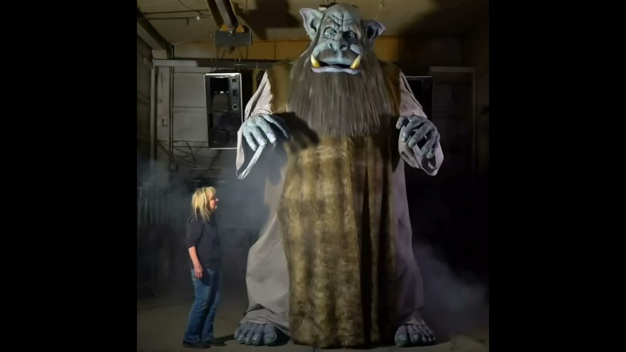 We Make Giant Animatronics!