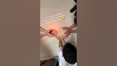 Família durante o ensaio newborn