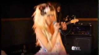 Kerli   Live Daily Rehearsal for Tea Party  Strange