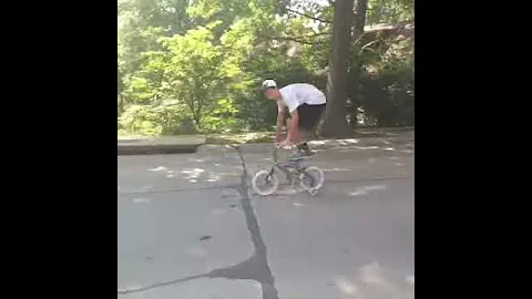 HILARIOUS VINE BY ERIK HOGLUND