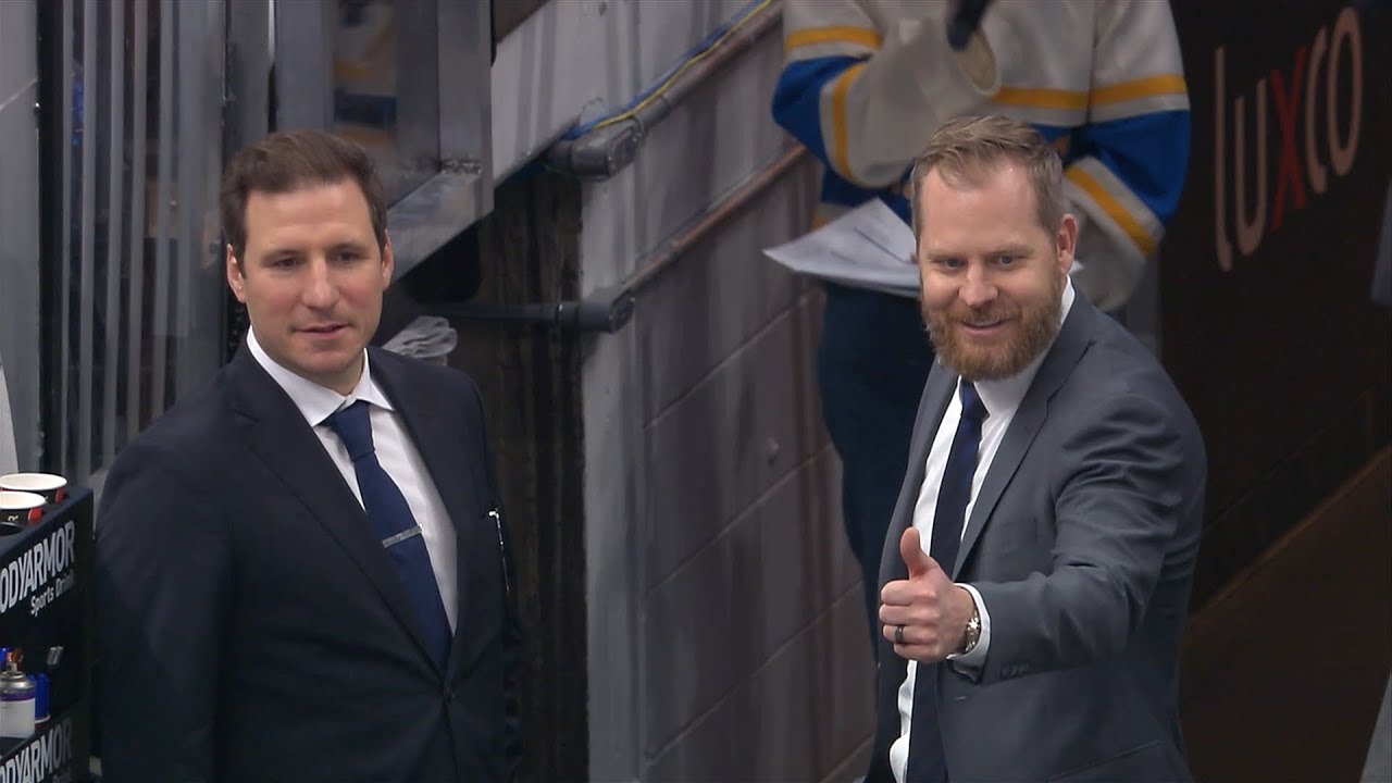 Steen, Ott cheer on kids during youth hockey intermission