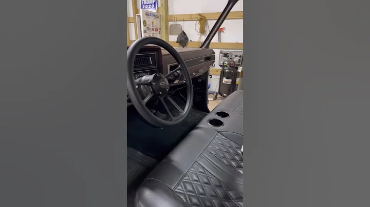 Dat snowden seat lookin🔥#interior#classictrucks#chevytrucks#manual#car#truck#seat#squarebody#c10#ls