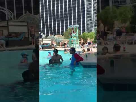 Video: Công viên Chủ đề và Công viên Nước ở Las Vegas và Nevada