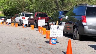 Virus provokes spike in demand for food pantries