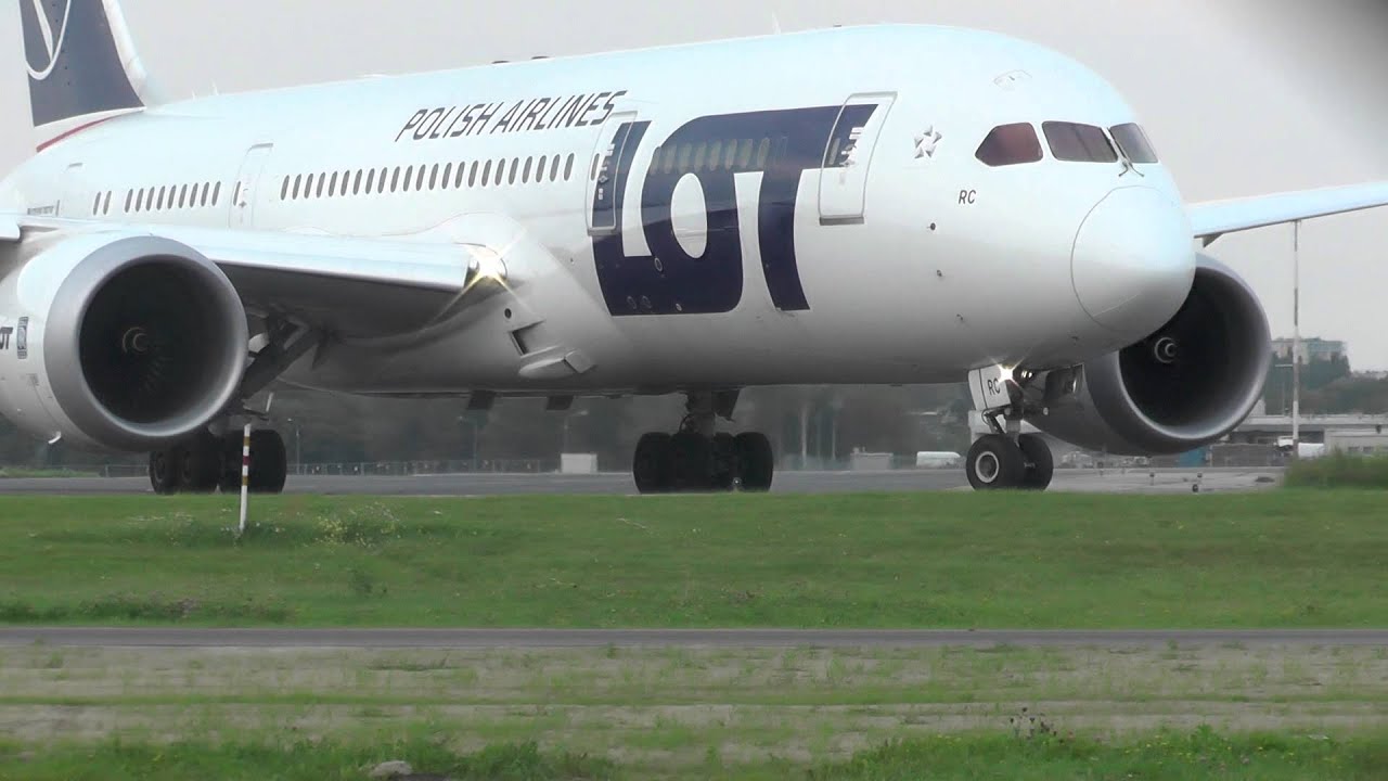 LOT Polish Airlines Boeing 787 closeup taxi at Warsaw Chopin