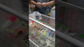 Поход за червями в магазин рыбалов