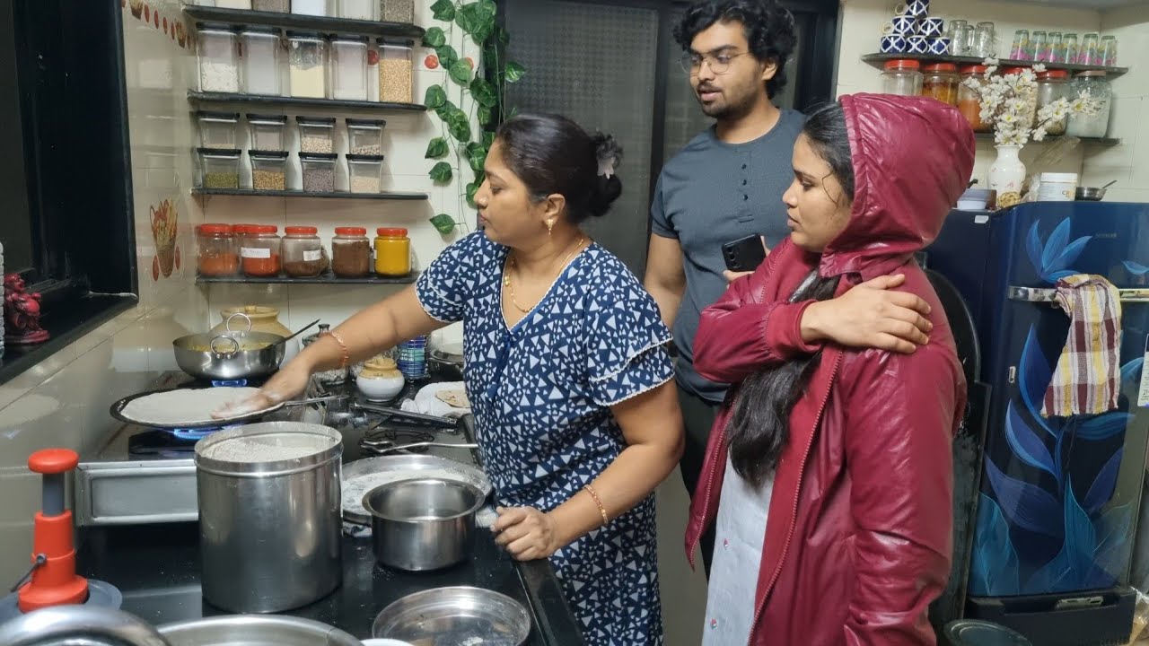 भर पावसात पुजा रस्त्यात पडली..😰घरात कुत्र्याचे पिल्लू..😃 लसूनी मेथी /कांदापात भाजी..😍