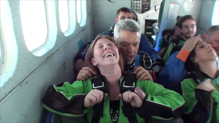 Angela Nesbitt's Tandem skydive!
