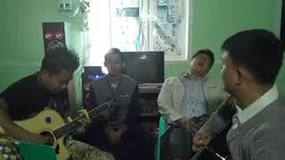 Vignette de la vidéo "မွားတဲ့ဘက္မွာ (cover song)"