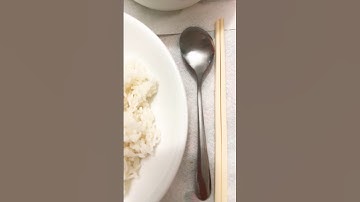 ăn cơm với khô cá sặc 1 nắng chiên và gổi dưa leo, Dinner with fried dried fish and cucumber salad