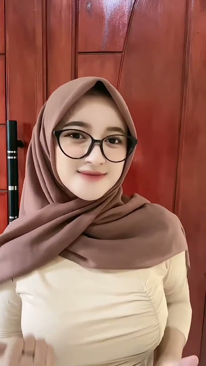 hijab kacamata manis cantik bening #senyummemikat #putihbersih #wanitacantik #wanitaidaman