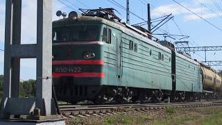 Электровоз ВЛ10-1422 с грузовым поездом на перегоне Выборг-Пригородная