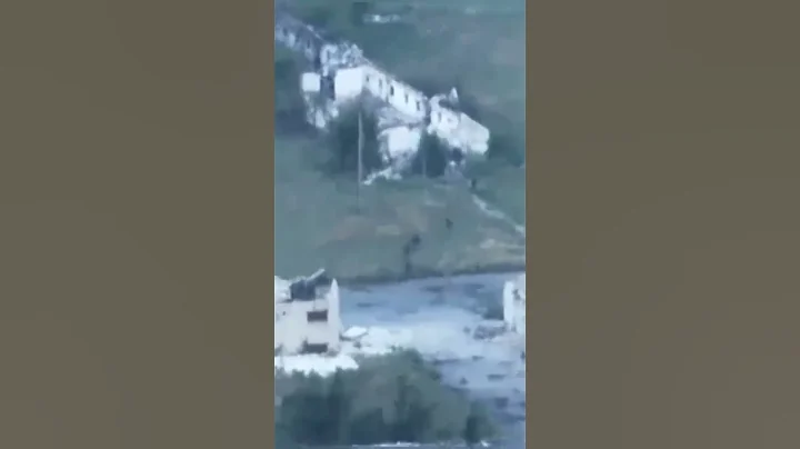 Ukrainian Marines track and kill Russian troops in Donetsk hiding in damaged building - DayDayNews
