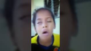 Niña ciega canta dios