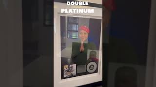 Y A Double Platinum Holder  ungayithi Vu