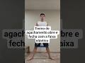 treino de agachamento abre e fecha com a faixa elástica #treinoemcasa #agachamento #motivation