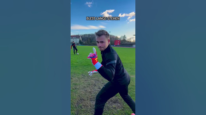 Welche Tipps hast du um einen Elfmeter zu halten?🤔 #goalkeeper #tutorial #penalty #save#bestsaves